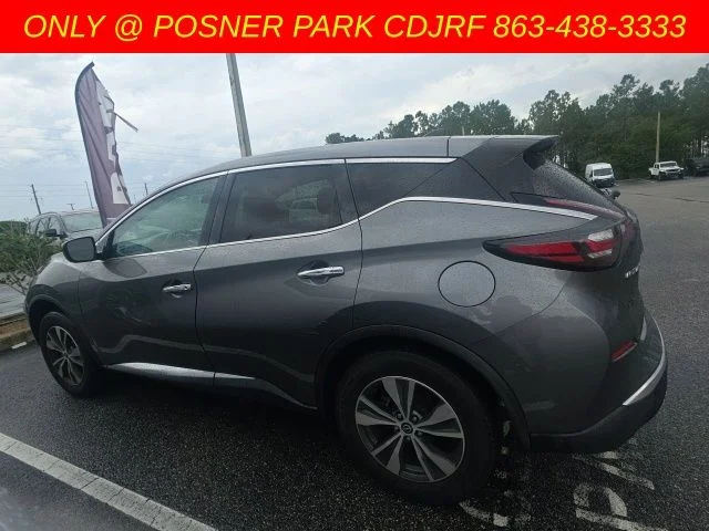 Used 2023 Gray Nissan S image 4
