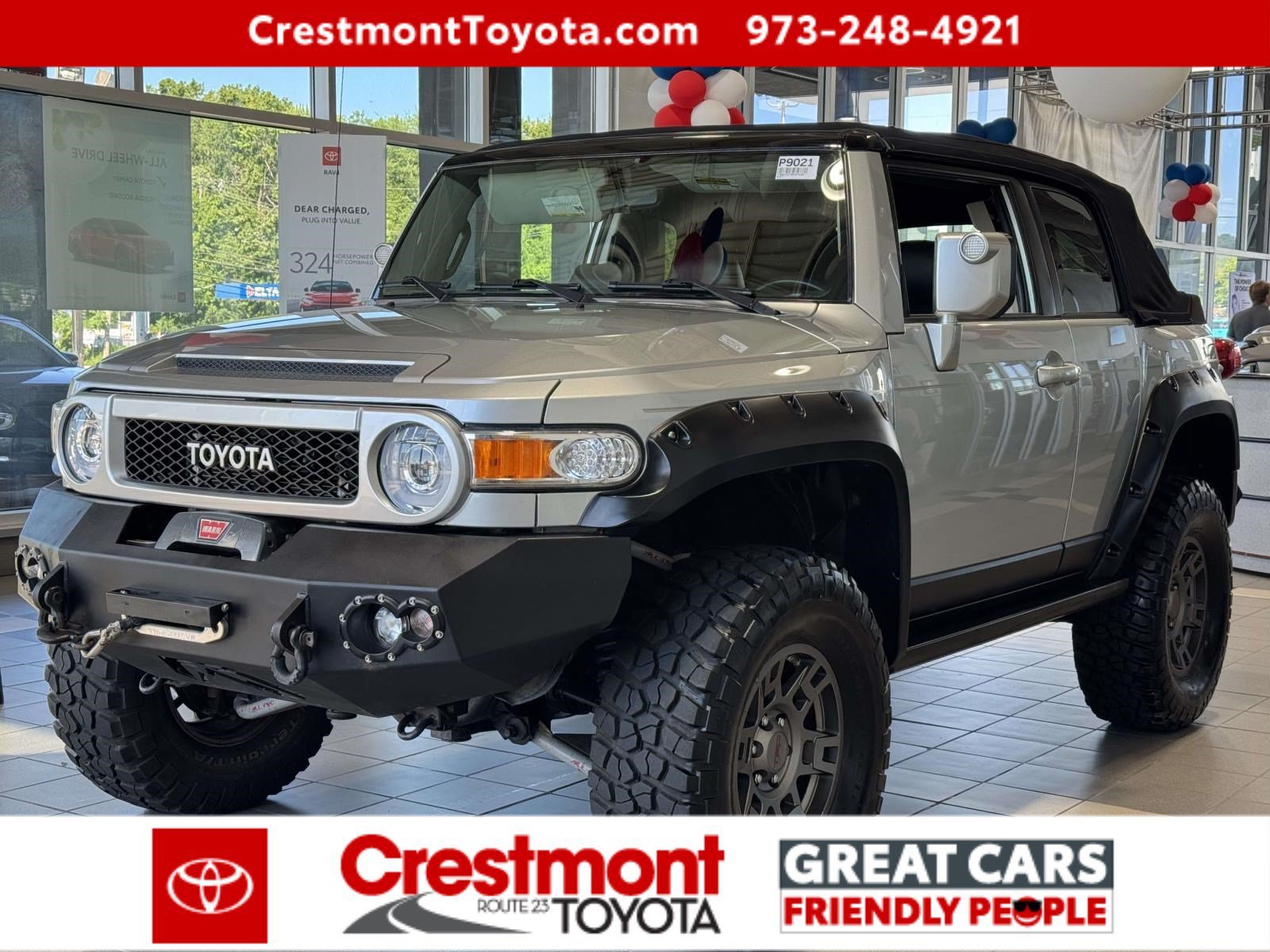 Used 2008 White/Titanium Metallic Toyota  image 1