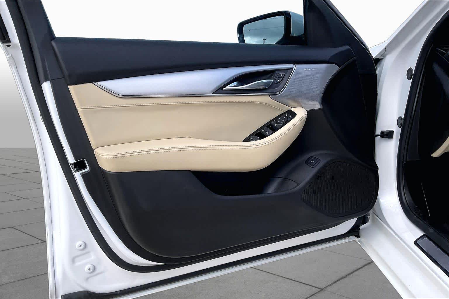 Used 2023 Crystal White Tricoat Cadillac Luxury image 19