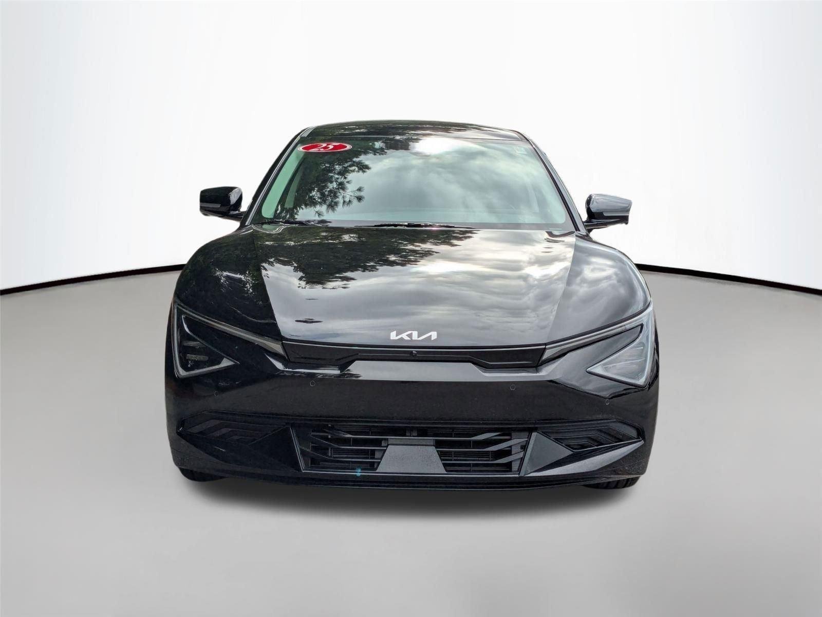 2025 Kia EV6 Wind - Photo 3