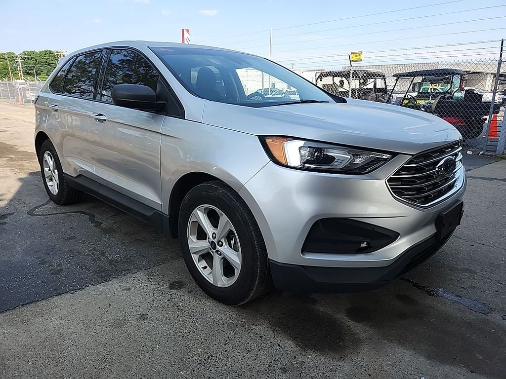 Used 2019 Silver Ford SE image 2