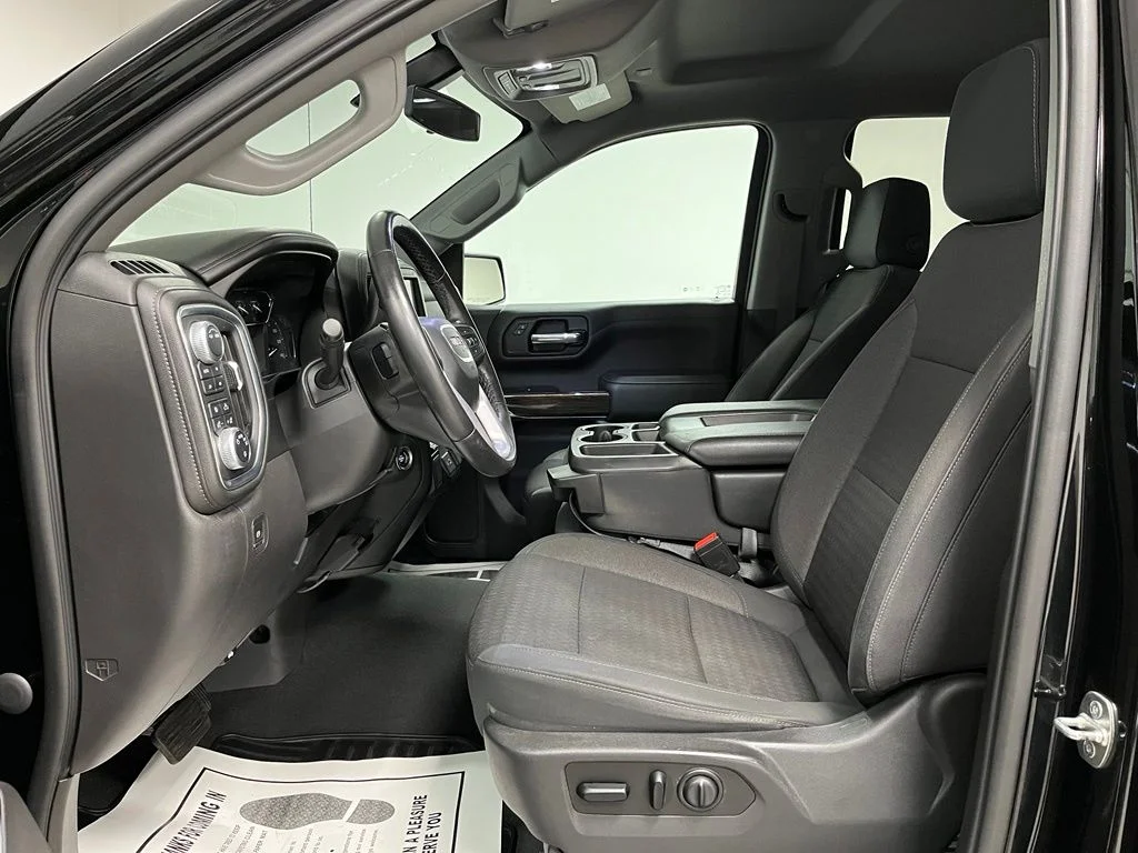 Used 2021 Black GMC Elevation image 21