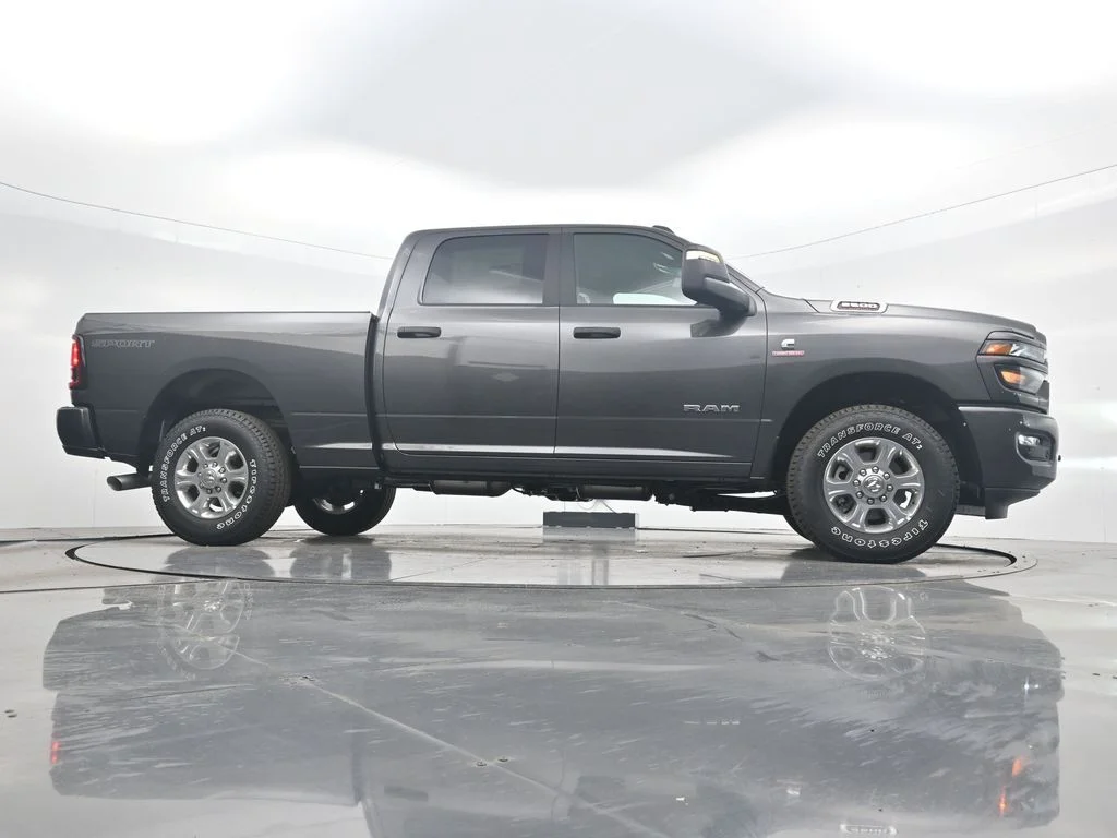 New 2026 Granite Crystal Metallic Clear-Coat Exterior Paint RAM Big Horn image 35