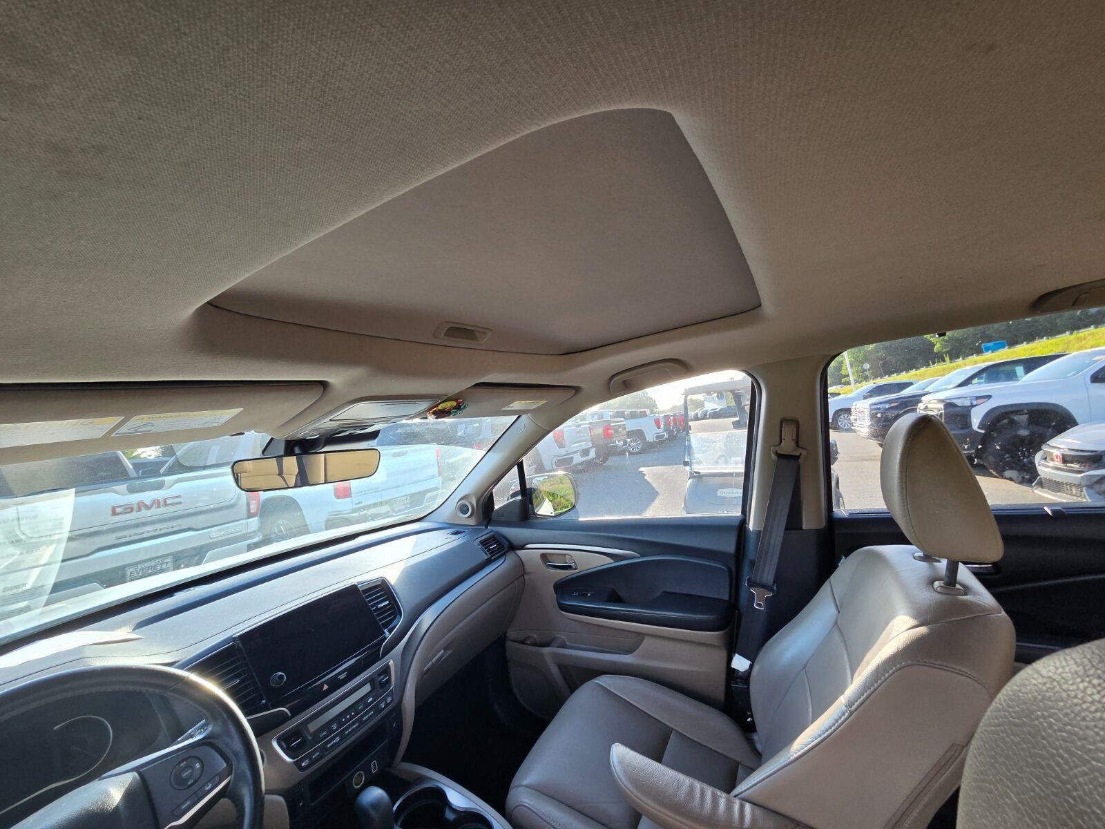 Used 2020 White Honda EX-L image 11