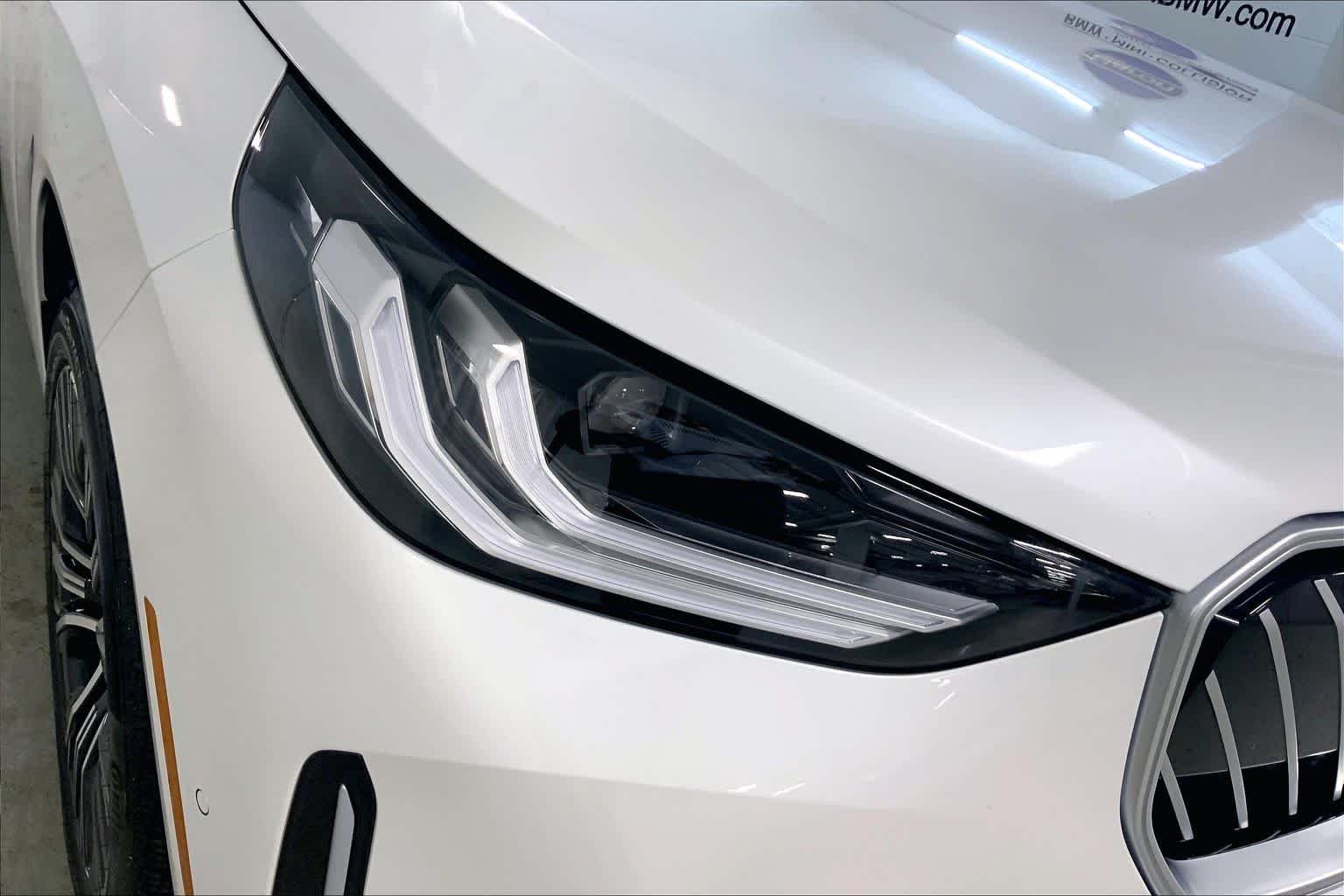 New 2026 Mineral White Metallic BMW 30 xDrive image 13