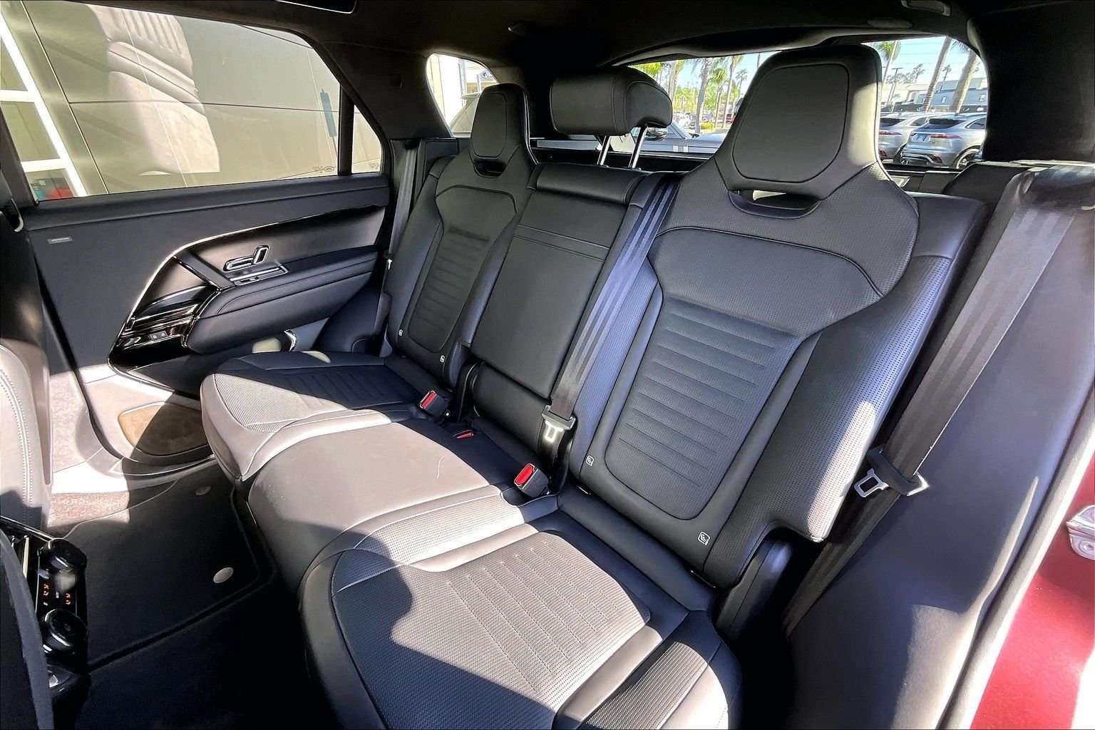 Used 2025 Brown Land Rover SV Edition Two image 26