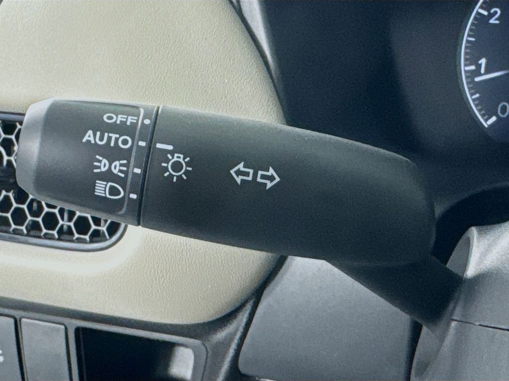 New 2027 Solar Silver Metallic Honda LX image 17