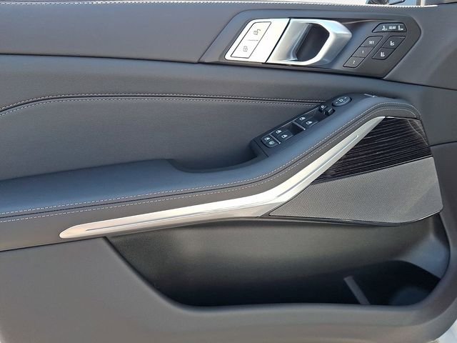 New 2027 Alpine White BMW M60i image 10
