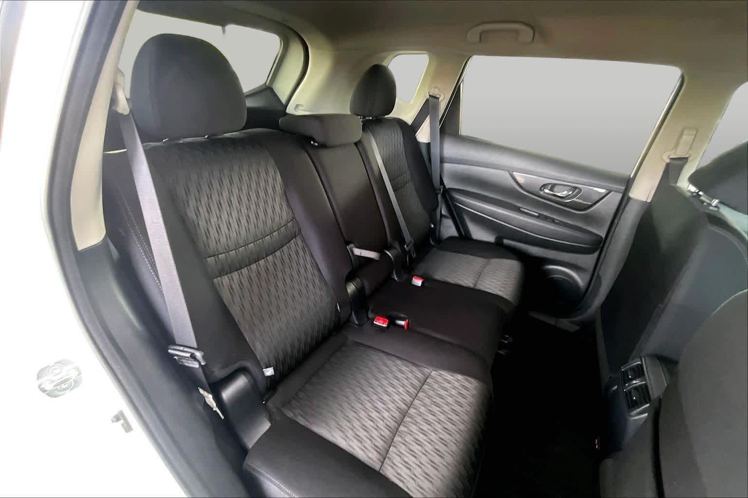 Certified Used 2020 Pearl White Tricoat Nissan SV image 20