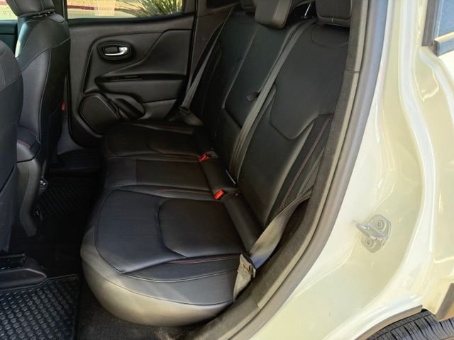 Used 2022 Alpine White Clearcoat Jeep Trailhawk image 33