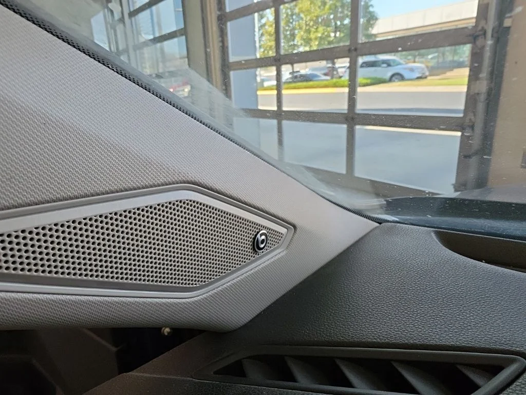 Used 2019 Blue Volkswagen SEL image 22