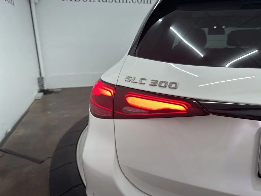 Used 2026 White Mercedes-Benz GLC 300 image 27