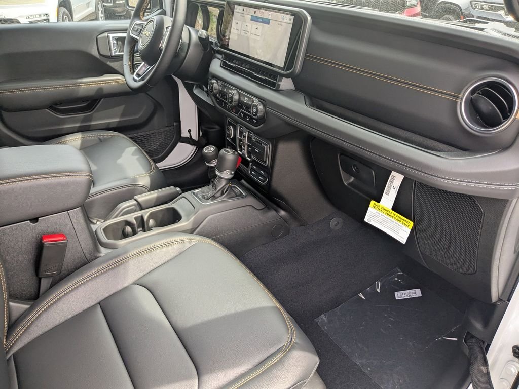 2025 Jeep Wrangler 4-Door Sahara - Photo 24