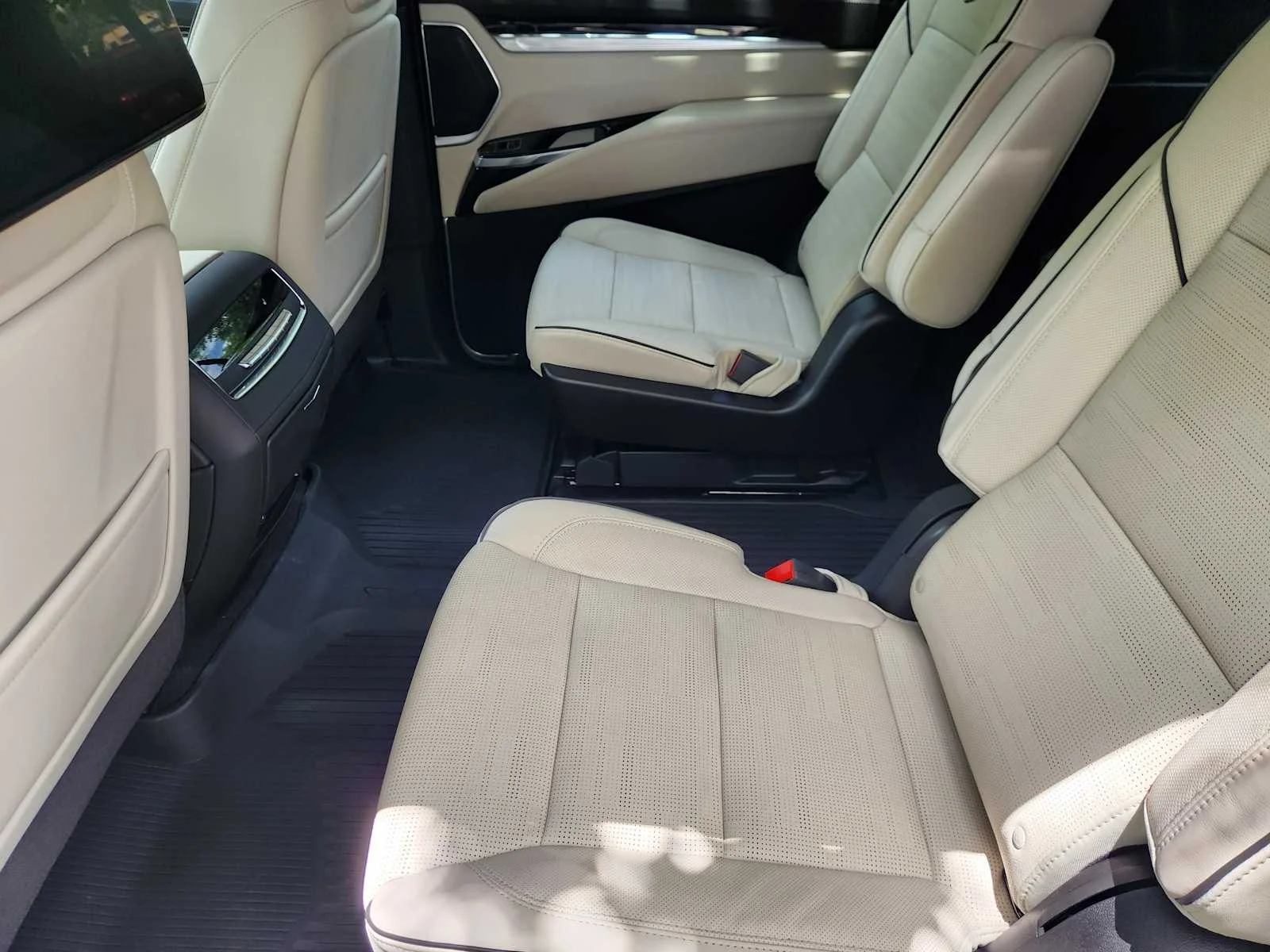 2026 Cadillac Escalade ESV Sport - Photo 19