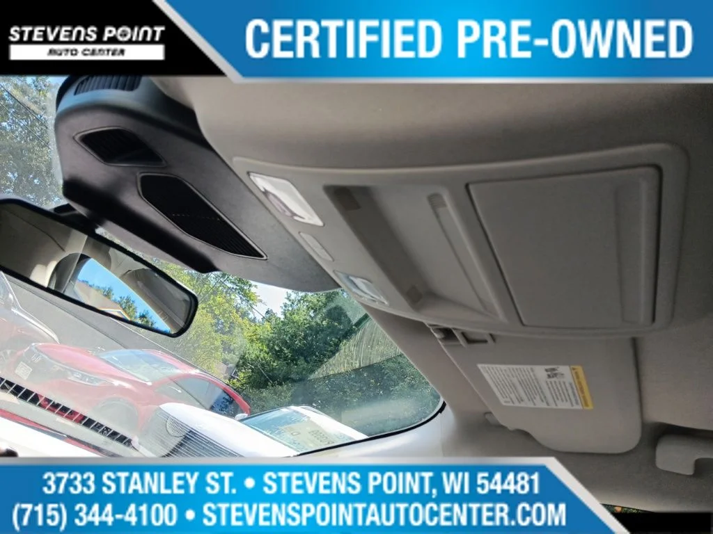 Used 2022 Red Metallic Ford SE image 26