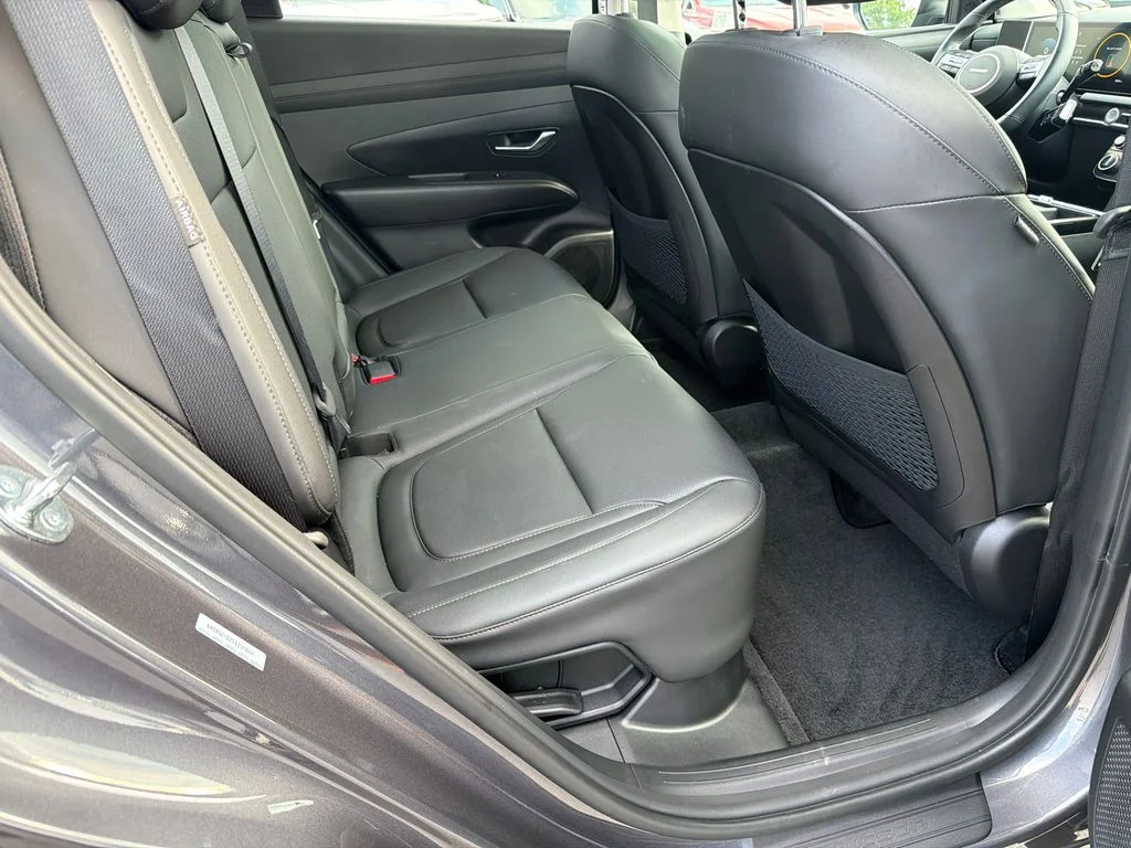 Used 2025 Gray Hyundai SEL Convenience image 15