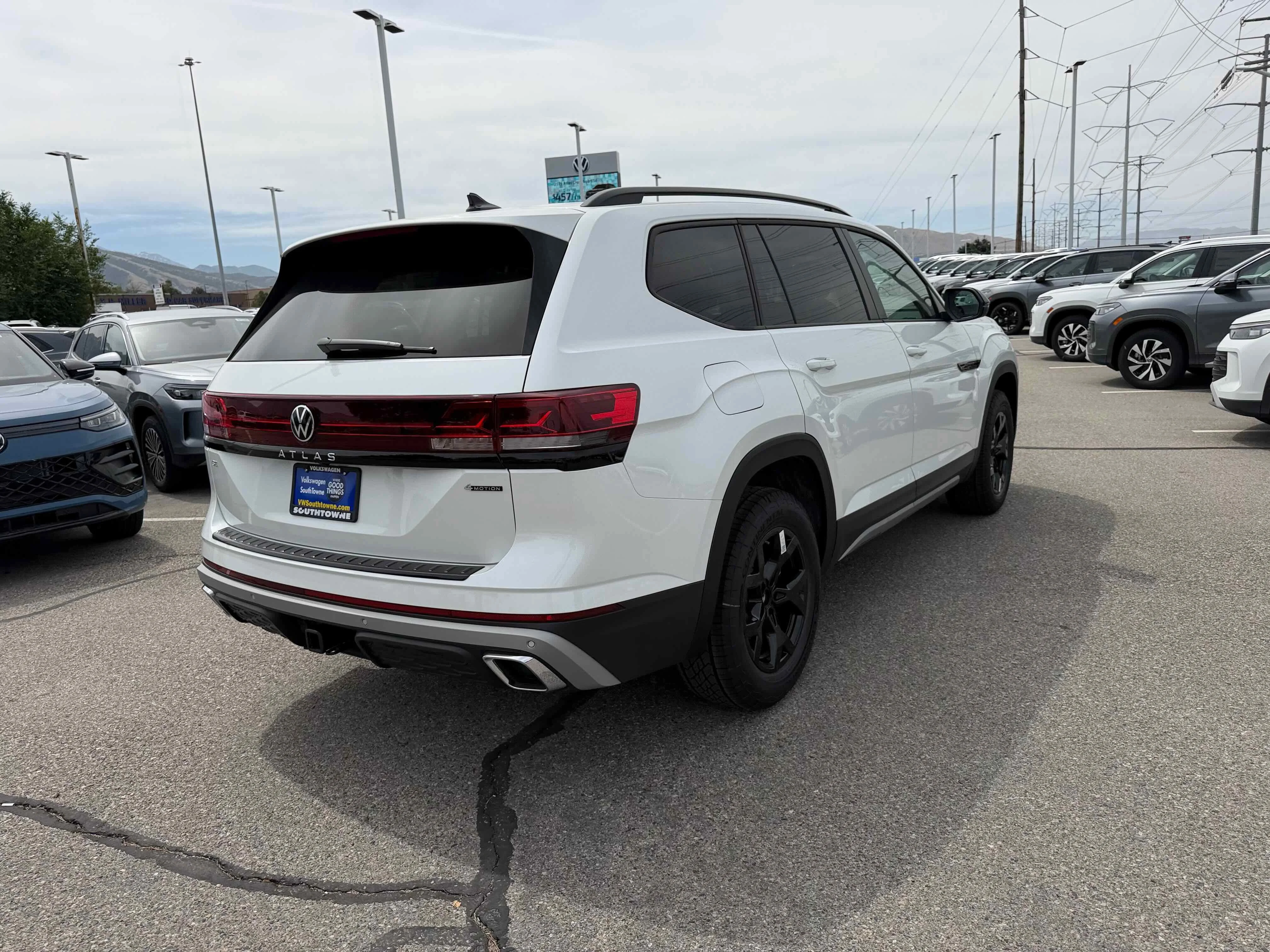 New 2026 Pearl Volkswagen 2.0T Peak Edition image 7