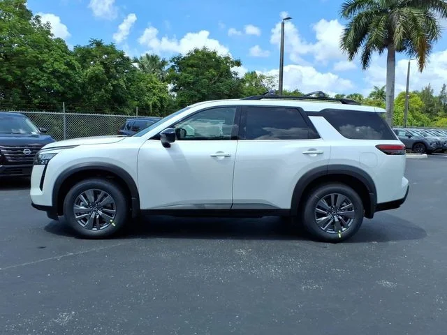 New 2026 Everest White Pearl TriCoat Nissan SV image 3