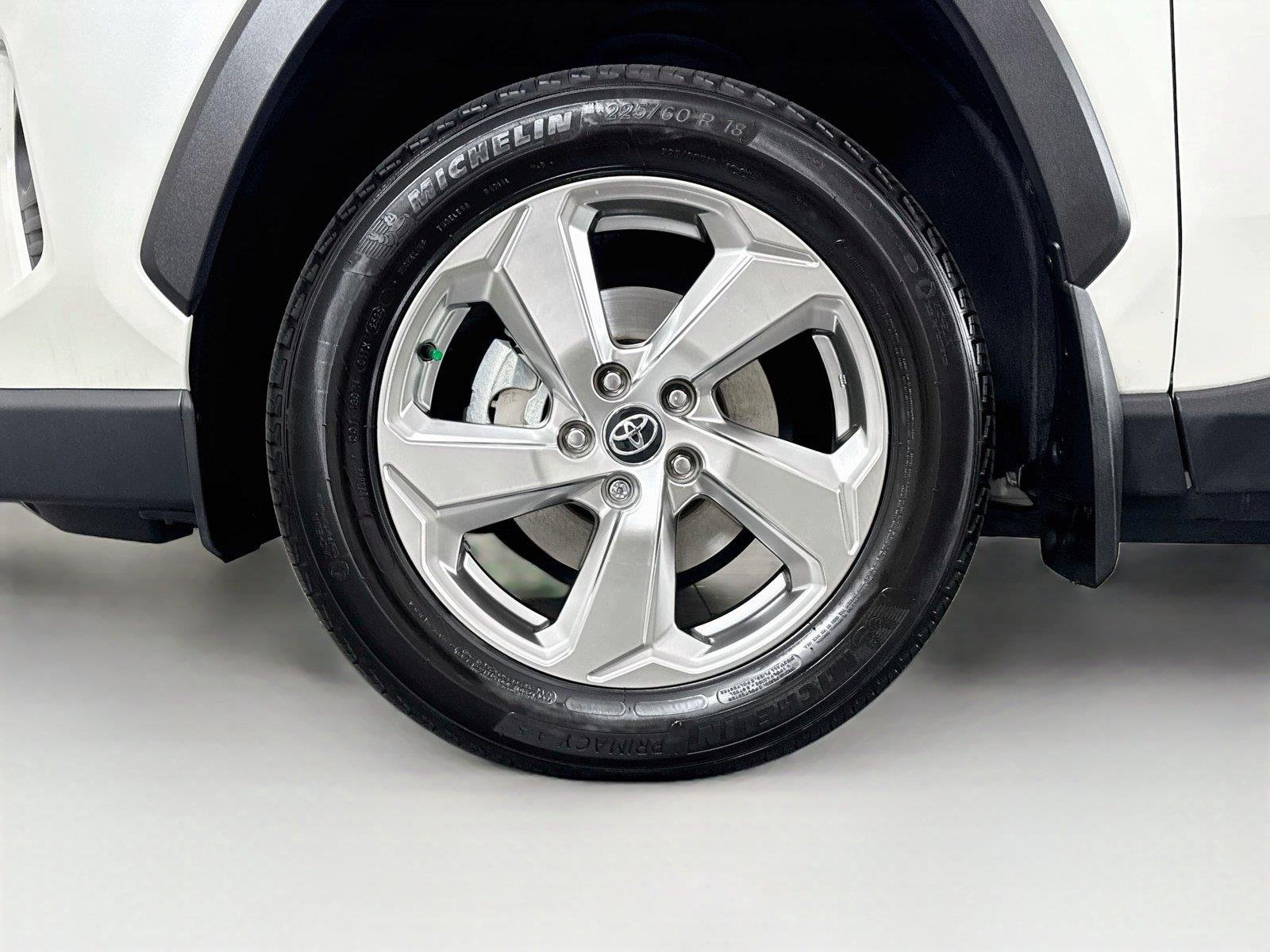 Used 2021 Blizzard Pearl Toyota XLE Premium image 45