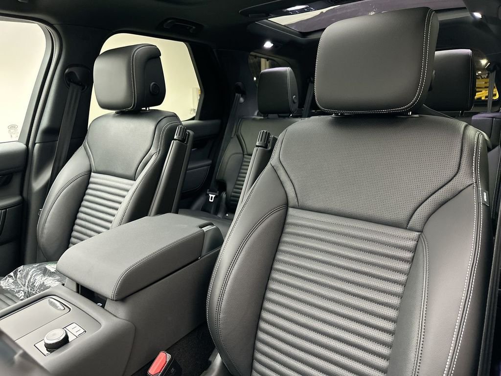 New 2026 Carpathian Gray Premium Metallic Land Rover S image 10