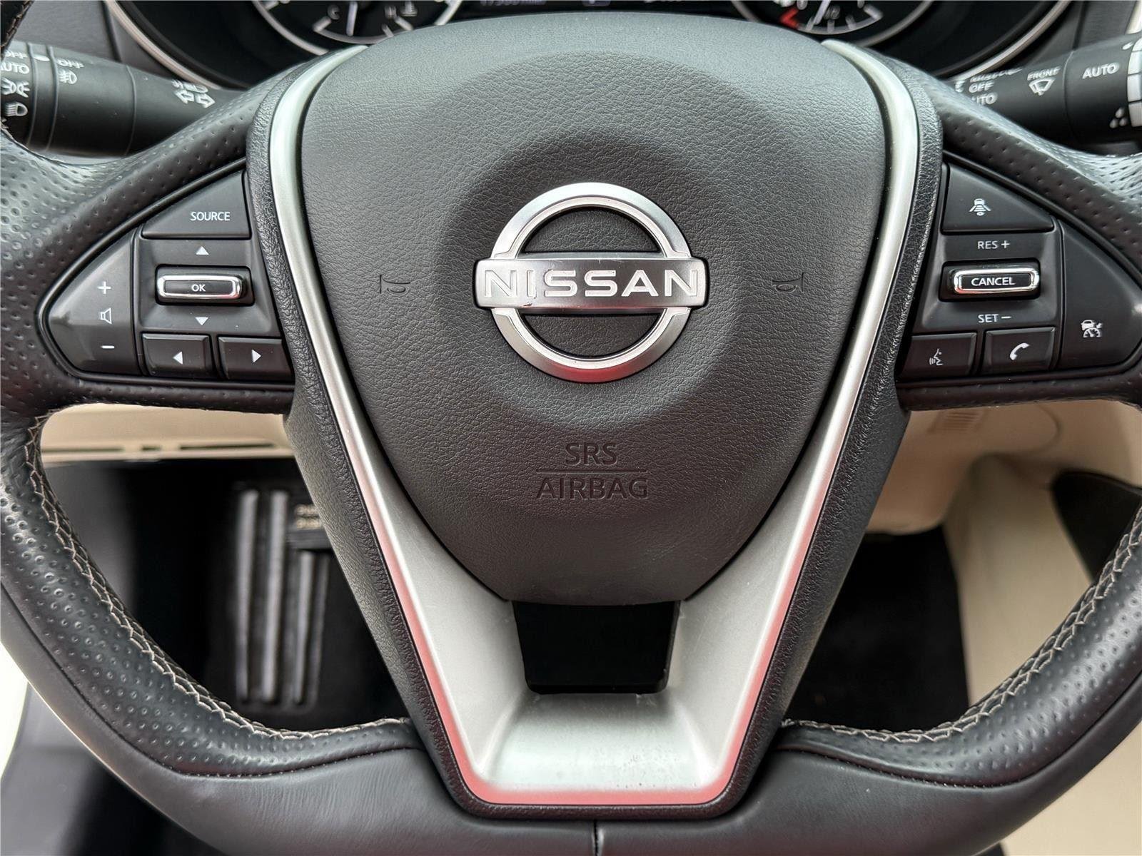 Used 2023 Pearl White Tricoat Nissan Platinum image 17