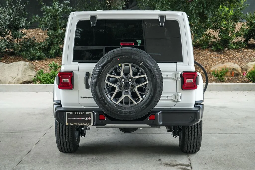New 2026 Bright White Clear-Coat Exterior Paint Jeep Sahara image 5