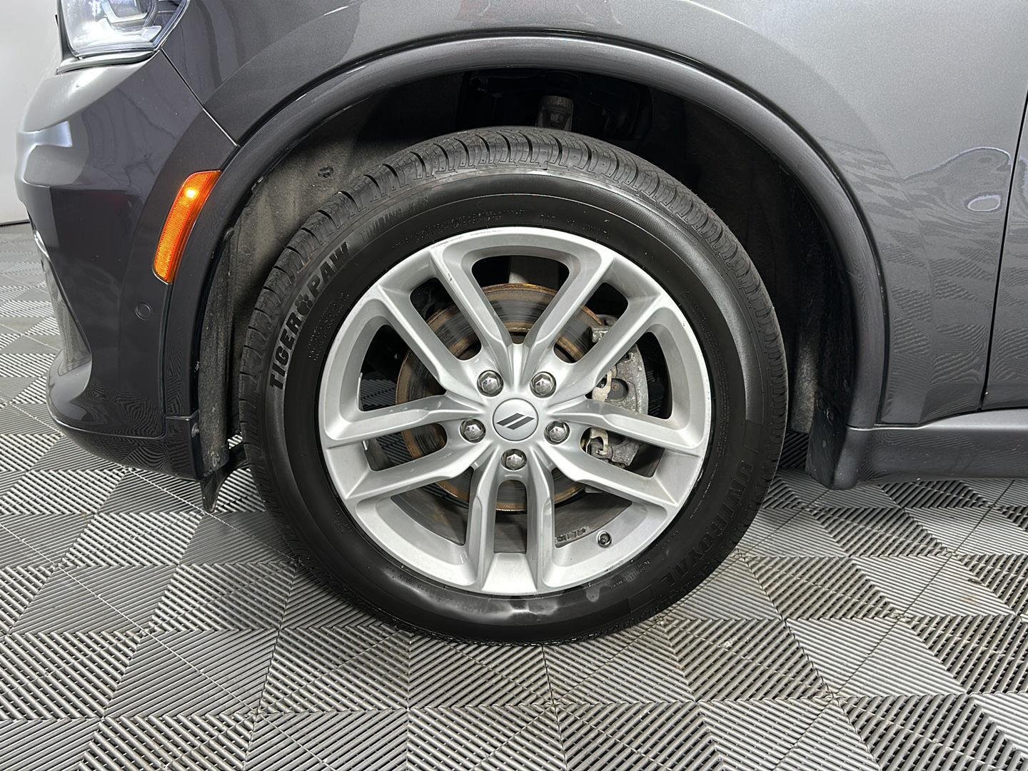 Used 2025 Vapour Grey Dodge R/T image 9