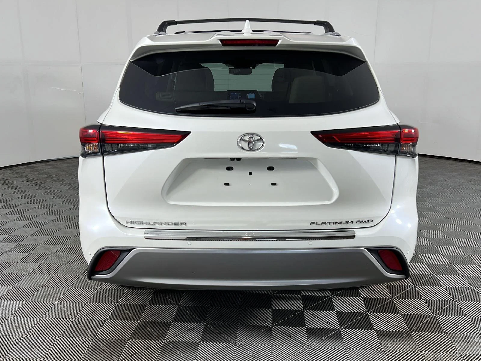 Used 2021 Blizzard Pearl Toyota Platinum image 6