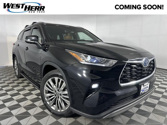 2023 Toyota Highlander Hybrid Platinum