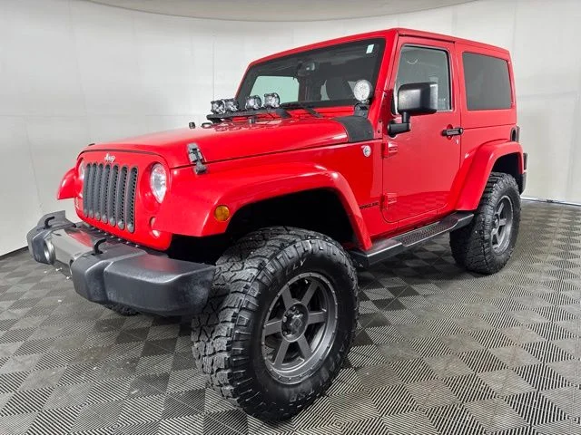 Used 2015 Firecracker Red Clear Coat Jeep Sahara image 8