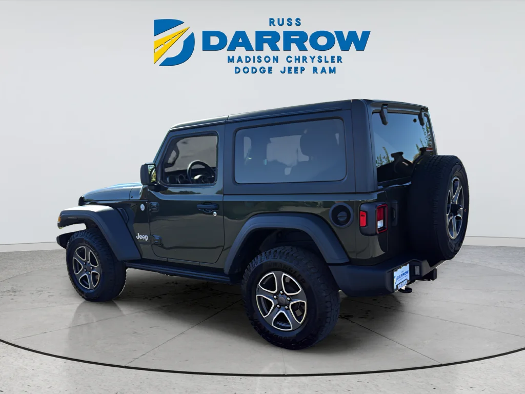 Used 2021 Green Jeep Sport S image 3