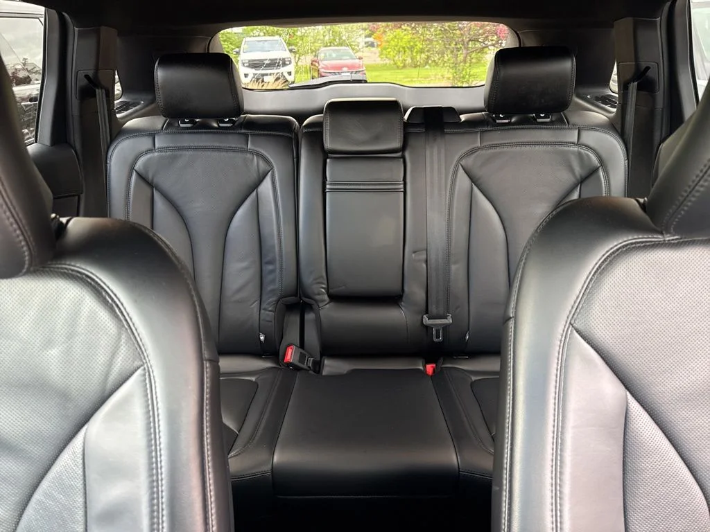 Used 2018 Burgundy Velvet Metallic Tinted Clearcoat Lincoln Reserve image 28
