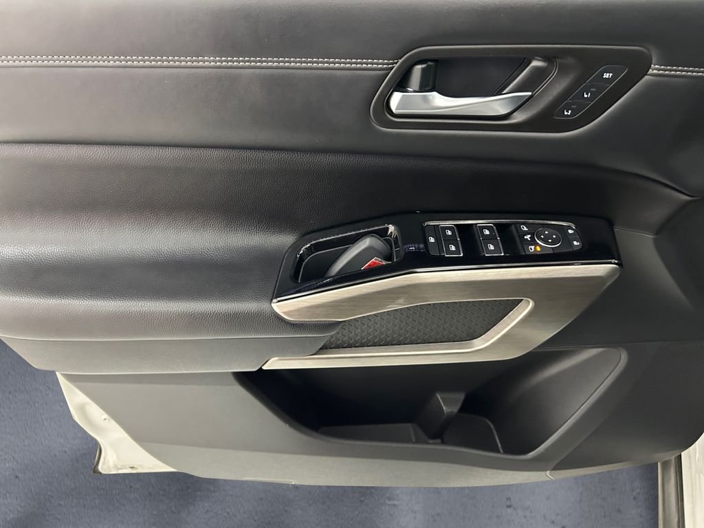 2023 Nissan Pathfinder Platinum - Photo 12