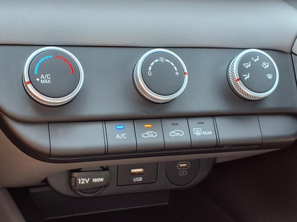 2025 Hyundai Elantra SE - Photo 15