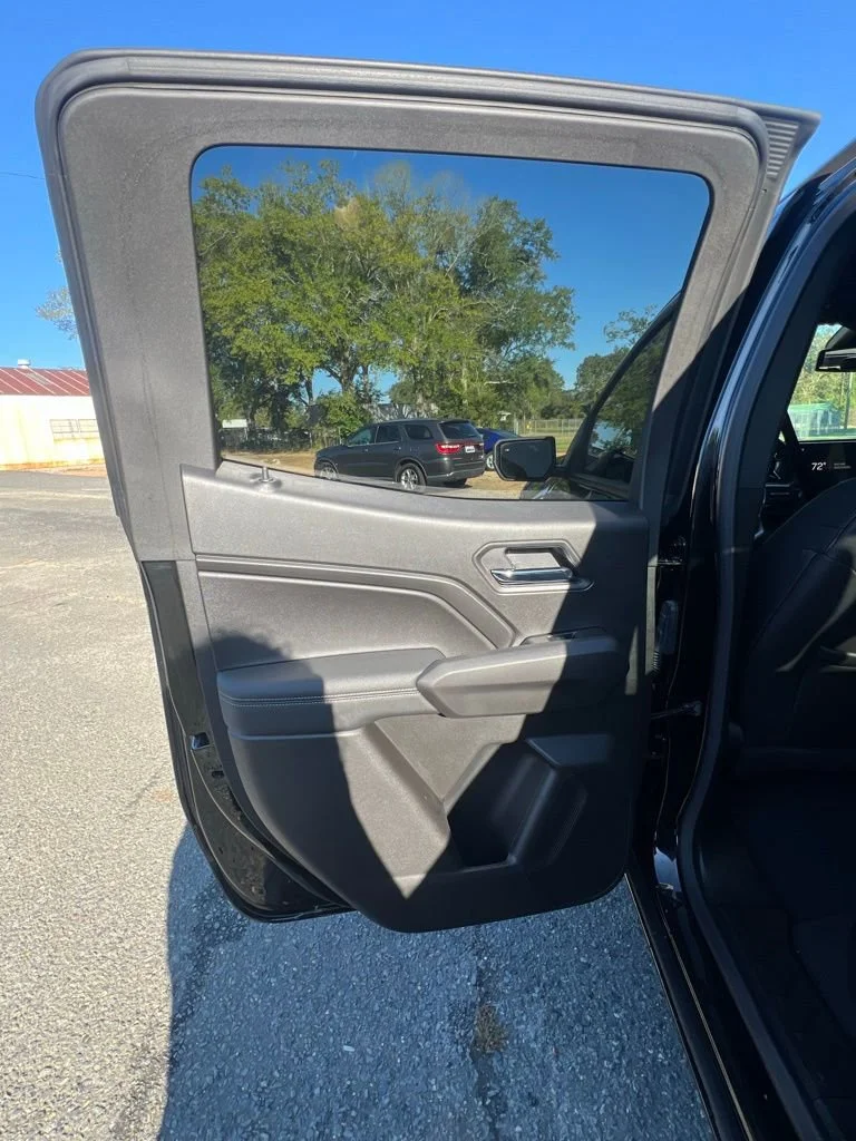 2025 Chevrolet Colorado LT - Photo 16
