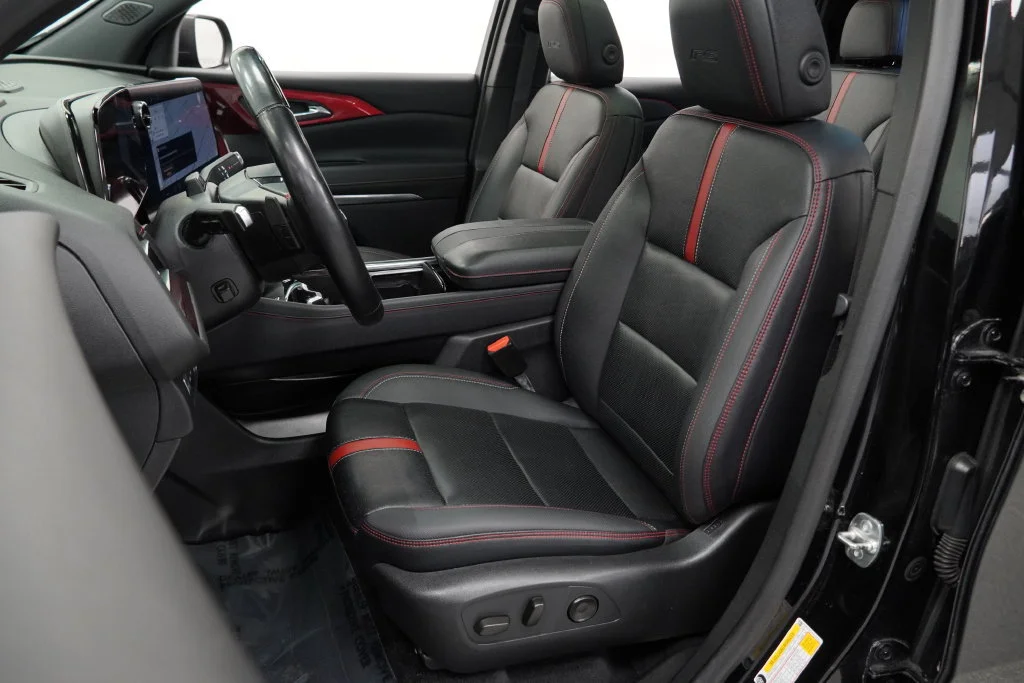 Used 2024 Mosaic Black Metallic Chevrolet RS image 4