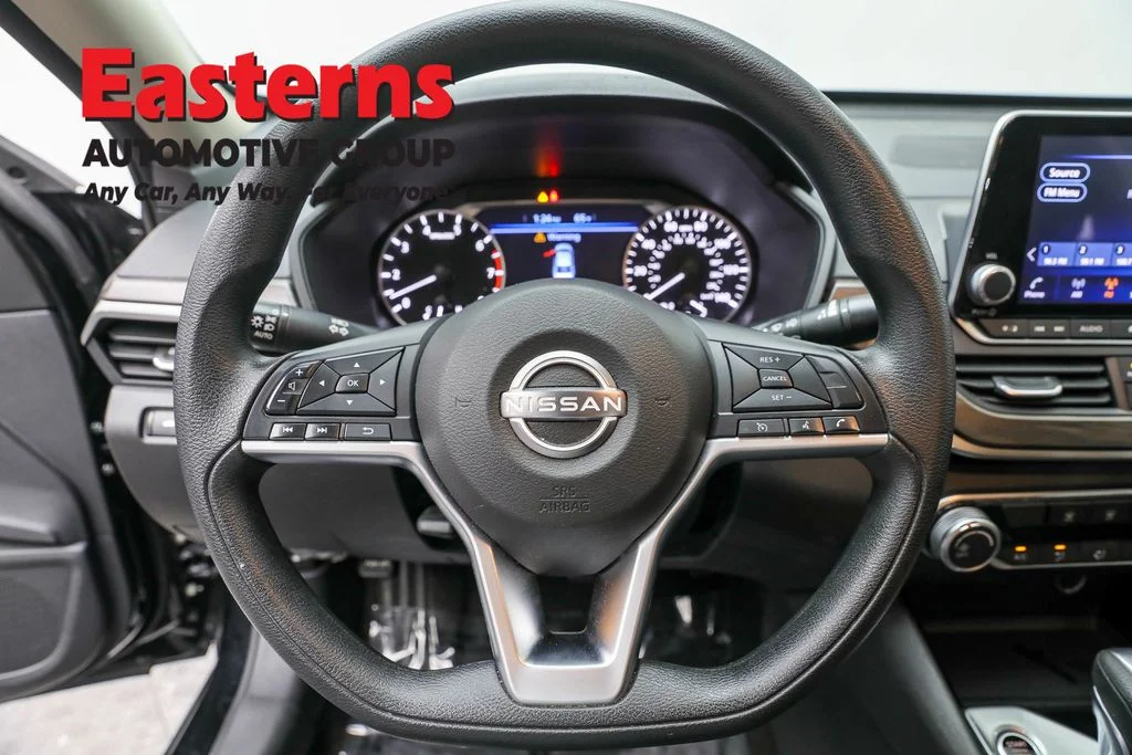 Used 2024 Black Nissan 2.5 SV image 10