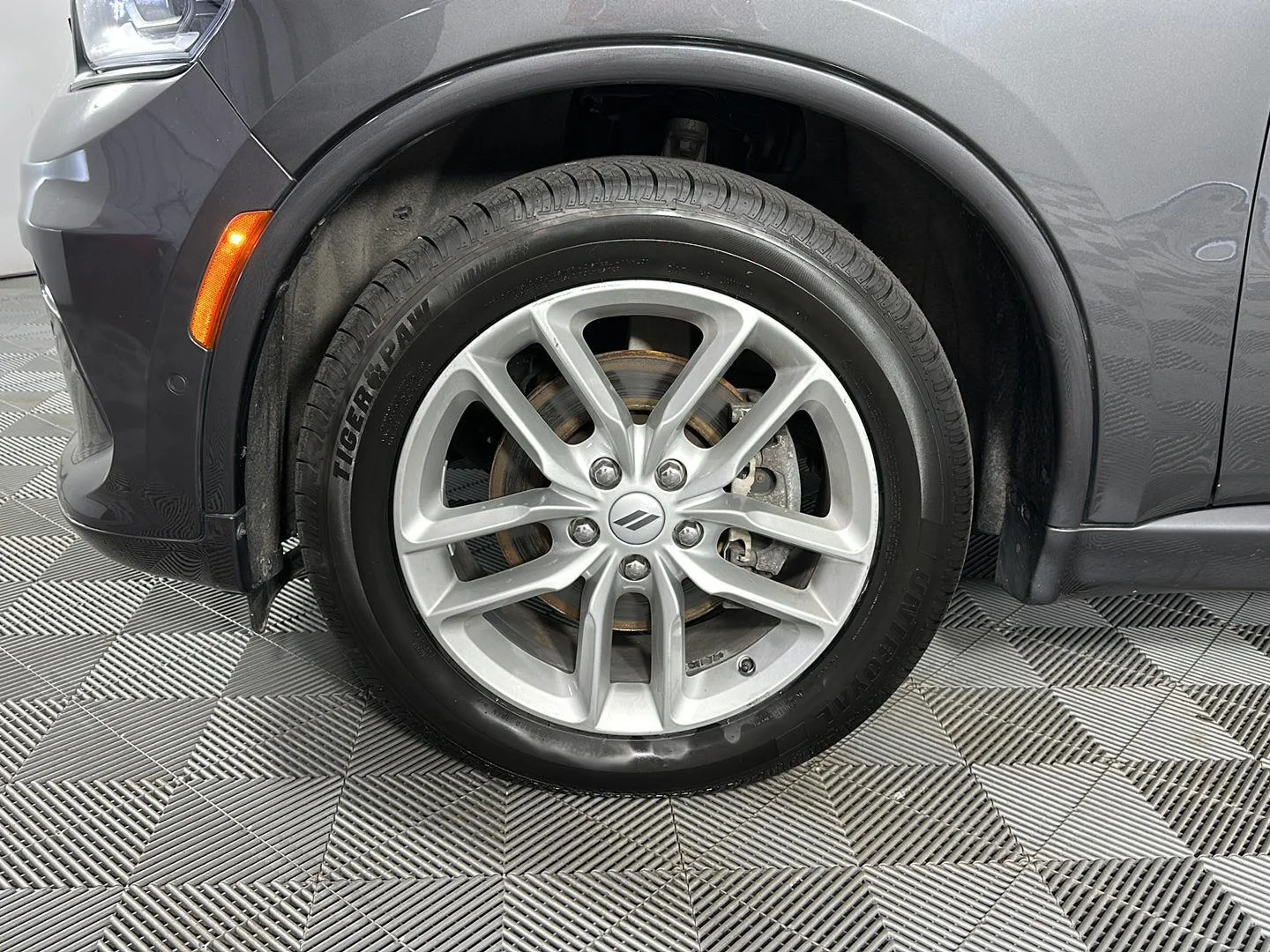 Used 2025 Vapour Grey Dodge R/T image 9
