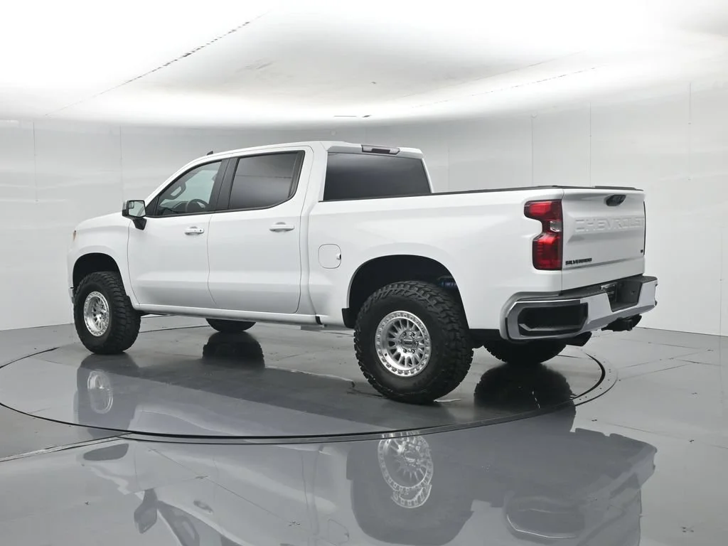 Used 2023 White Chevrolet LT image 6