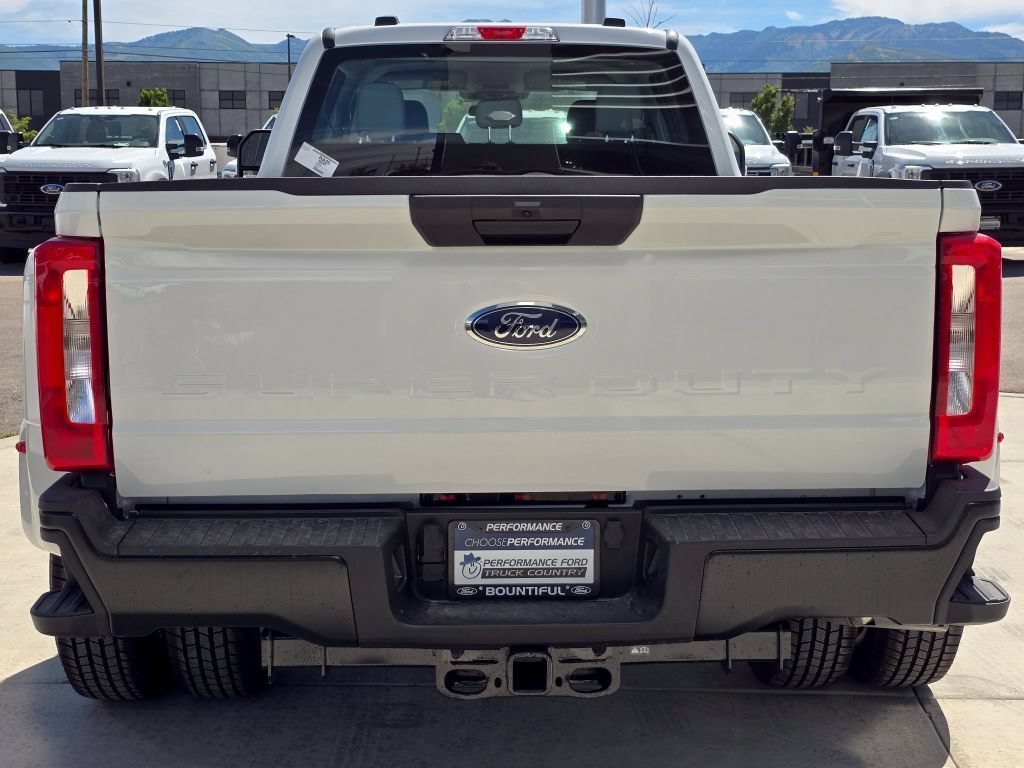 New 2026 Oxford White Ford XL image 23