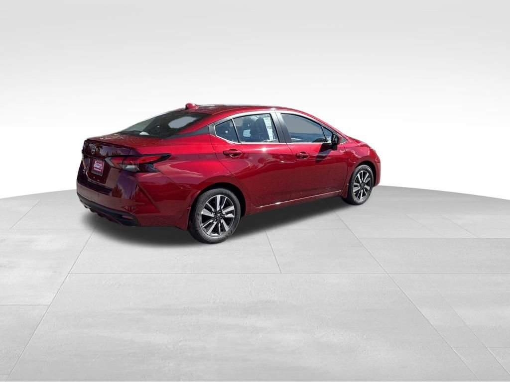 2025 Nissan Versa 1.6 SV photo 3