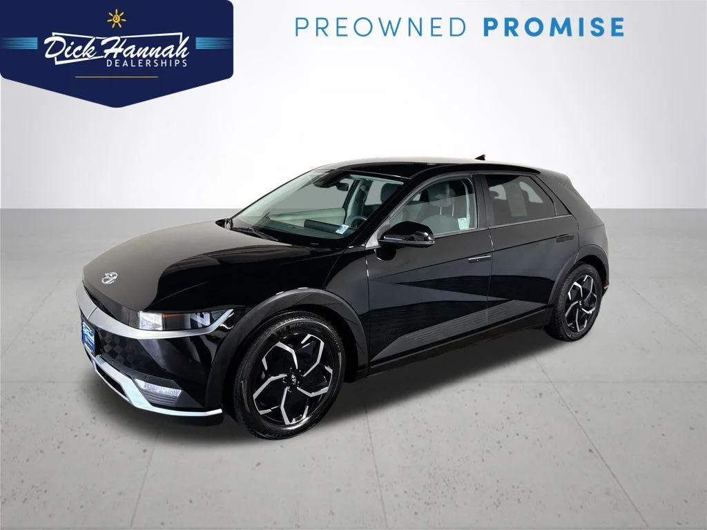 Used 2024 Black Hyundai SEL image 1
