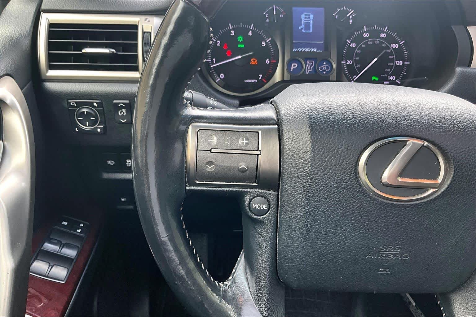 Used 2015 Starfire Pearl Lexus Luxury image 23