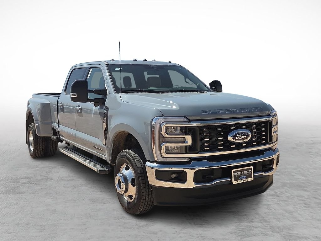 2026 Ford Super Duty F-350 Lariat