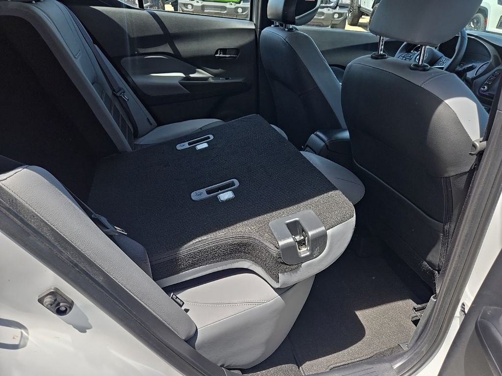 Used 2024 White Nissan SR image 74
