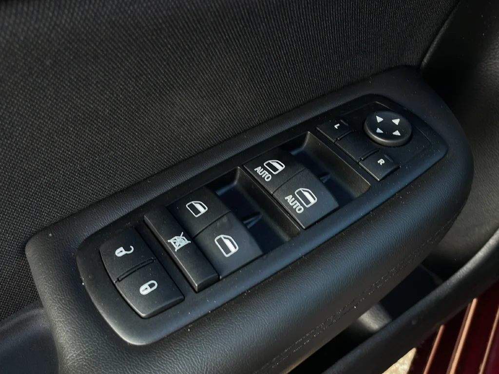 Used 2015 Red Chrysler Limited image 39