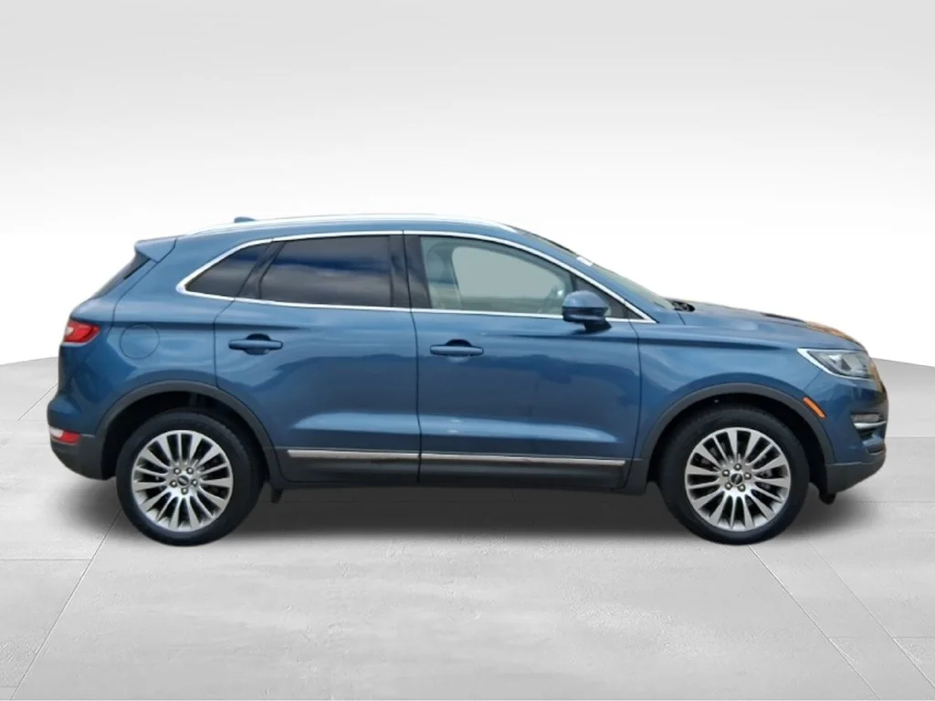 Used 2018 Diamond Lincoln Reserve image 8