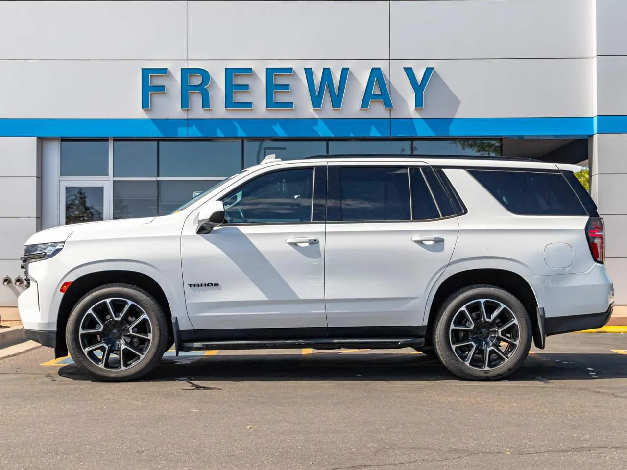 Used 2021 SUMMIT WHITE Chevrolet RST image 2