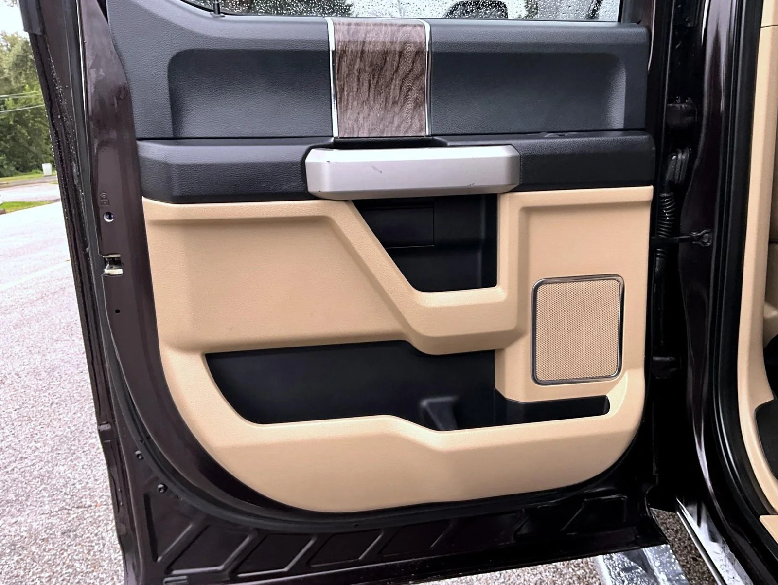 Used 2019 Red Ford Lariat image 24