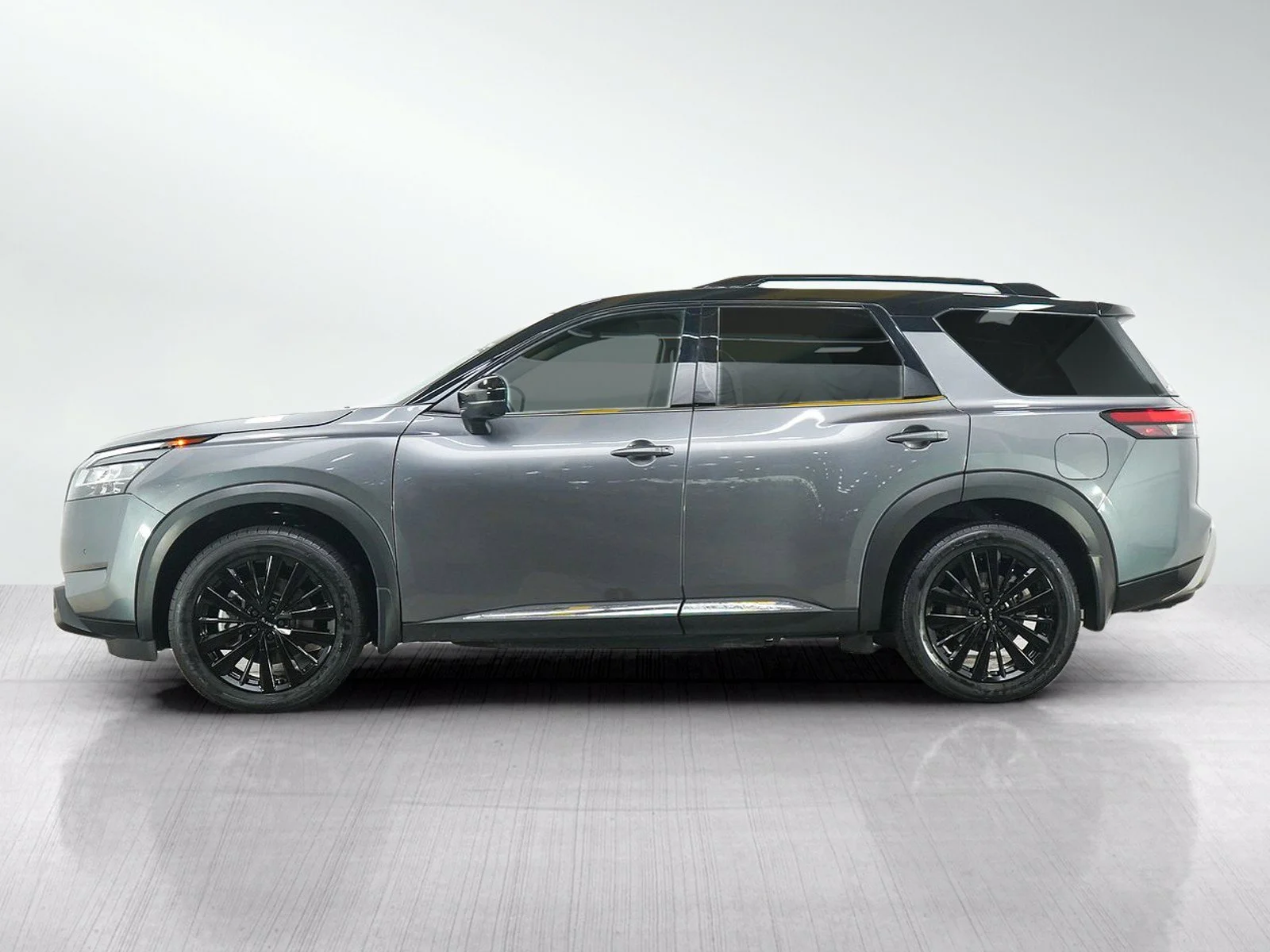 Used 2024 Nissan Pathfinder Platinum with VIN 5N1DR3DK0RC243870 for sale in Wayzata, Minnesota